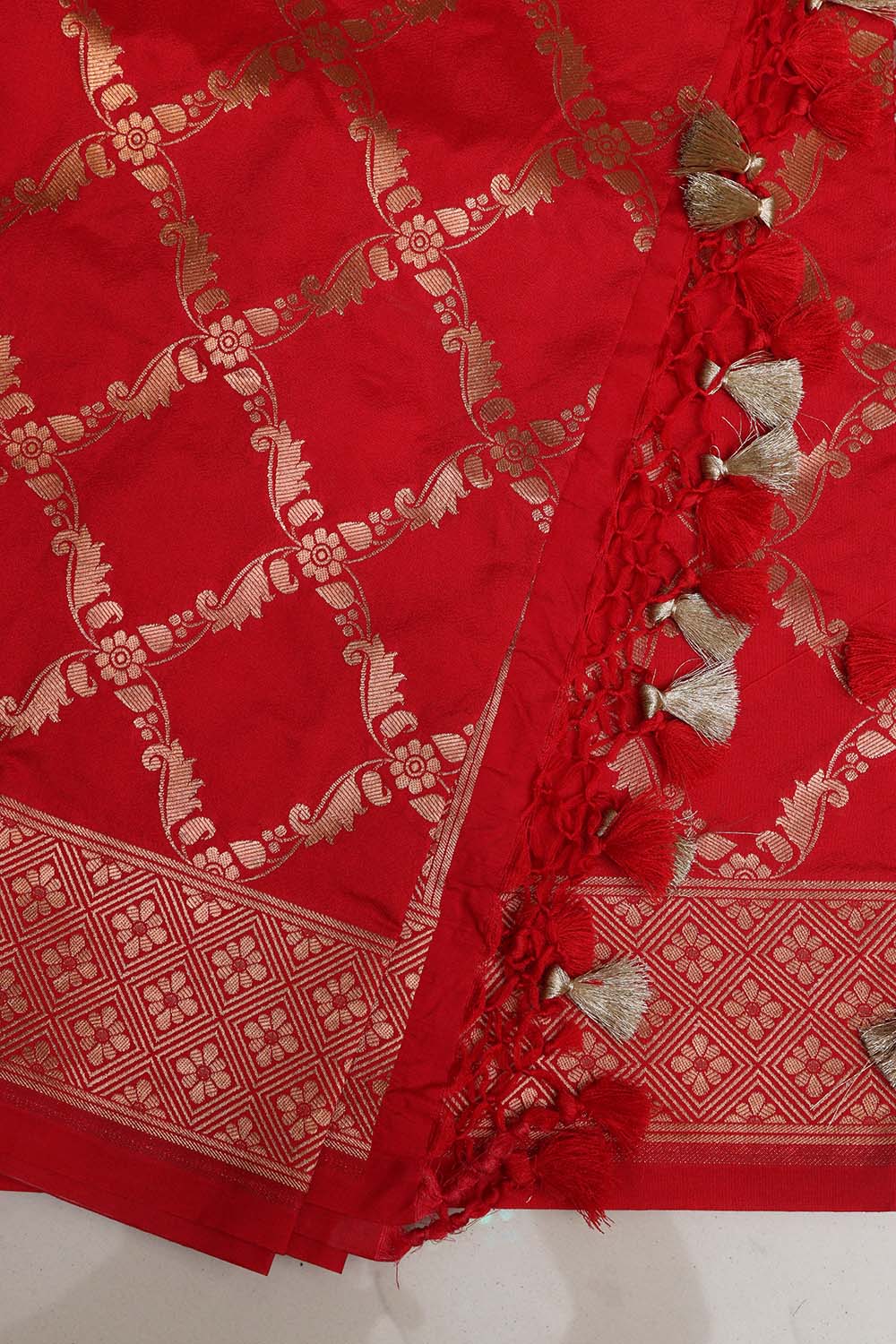 Elegant Red Banarasi Silk Dupatta - Luxurion World- Crafted Heirlooms