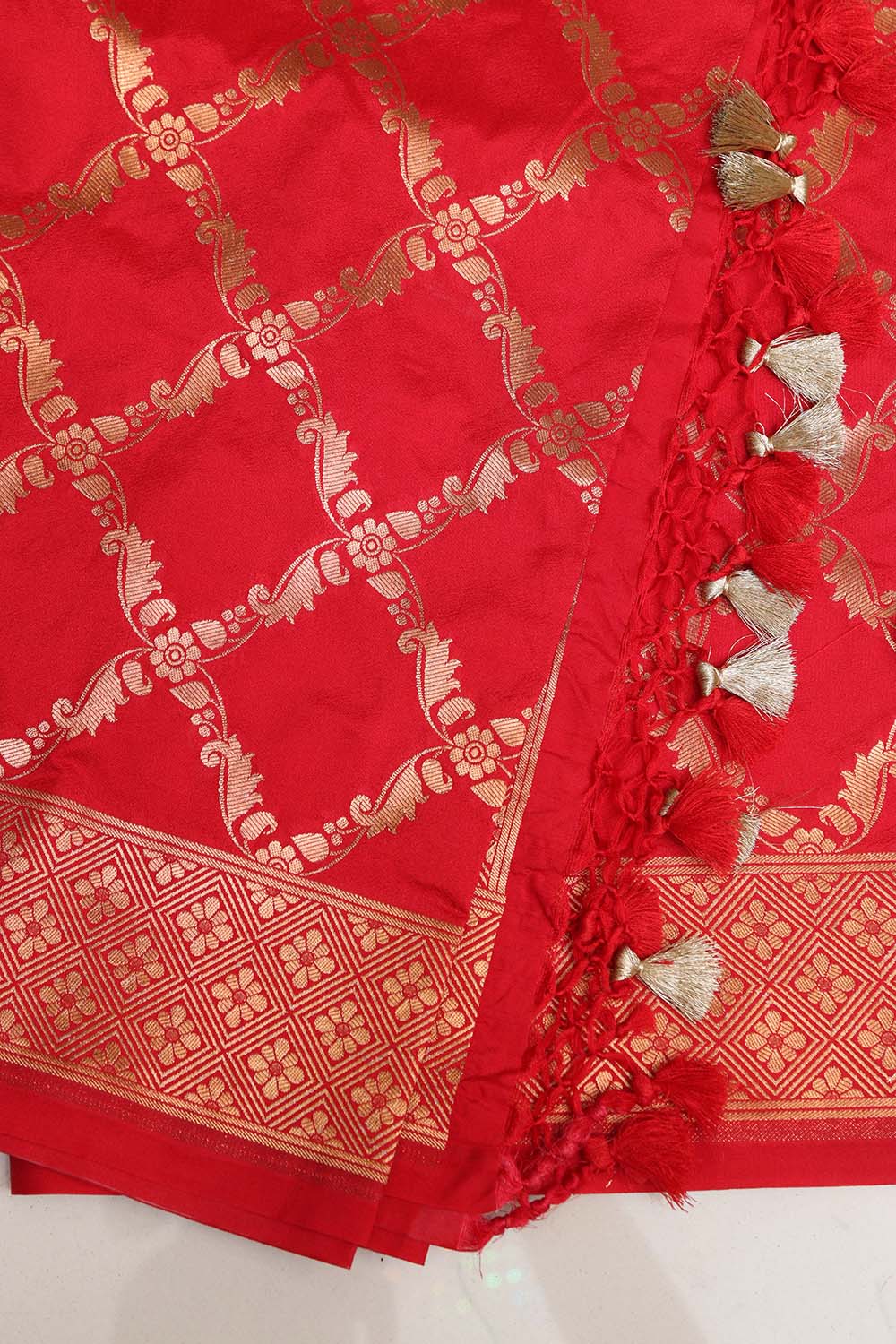 Elegant Red Banarasi Silk Dupatta - Luxurion World- Crafted Heirlooms