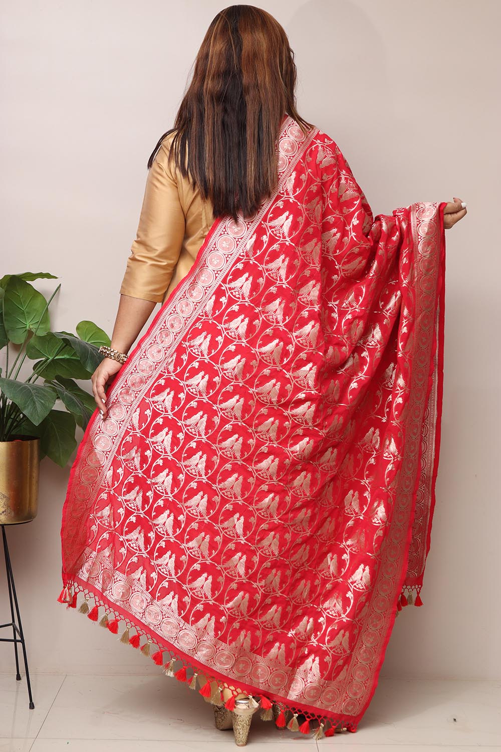 Stunning Red Banarasi Silk Dupatta - Luxurion World- Crafted Heirlooms
