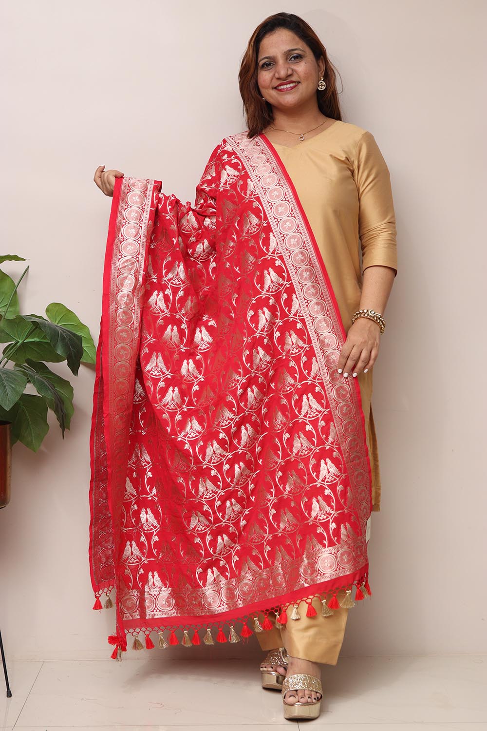 Stunning Red Banarasi Silk Dupatta - Luxurion World- Crafted Heirlooms