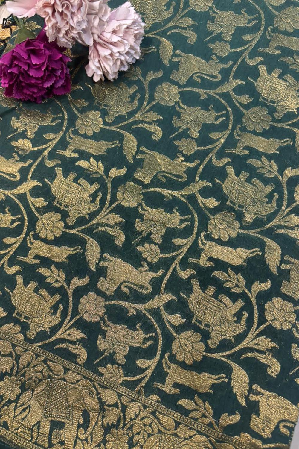 Green Banarasi Silk Dupatta - Elegant and Luxurious - Luxurion World- Crafted Heirlooms