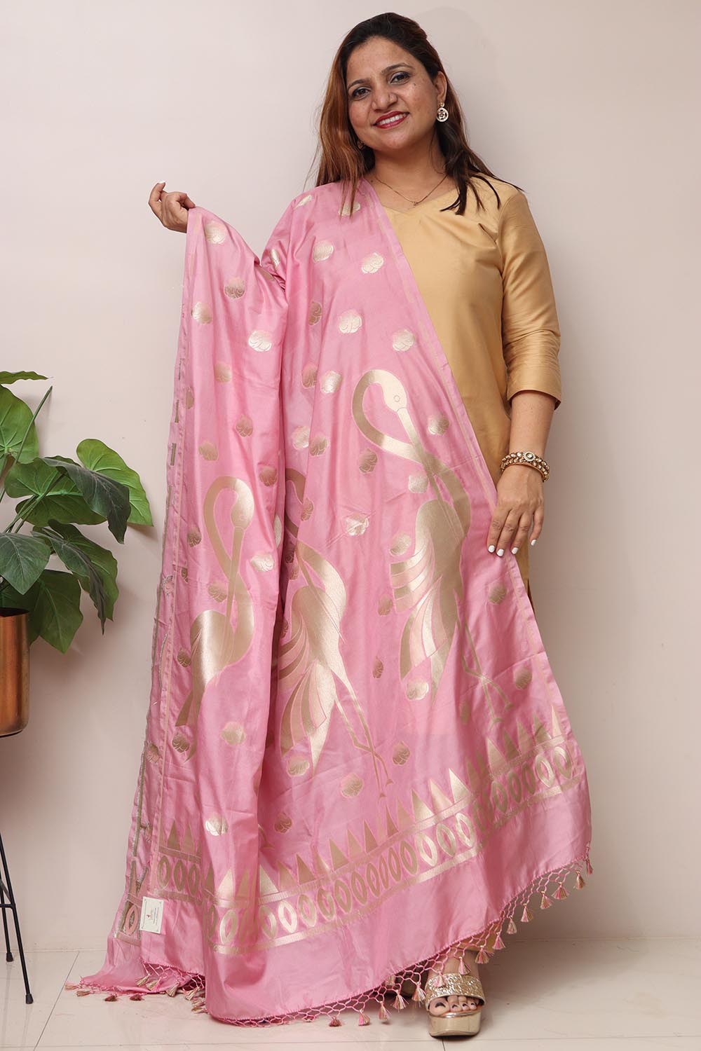 Beautiful Pink Banarasi Silk Bird Design Dupatta - Luxurion World- Crafted Heirlooms