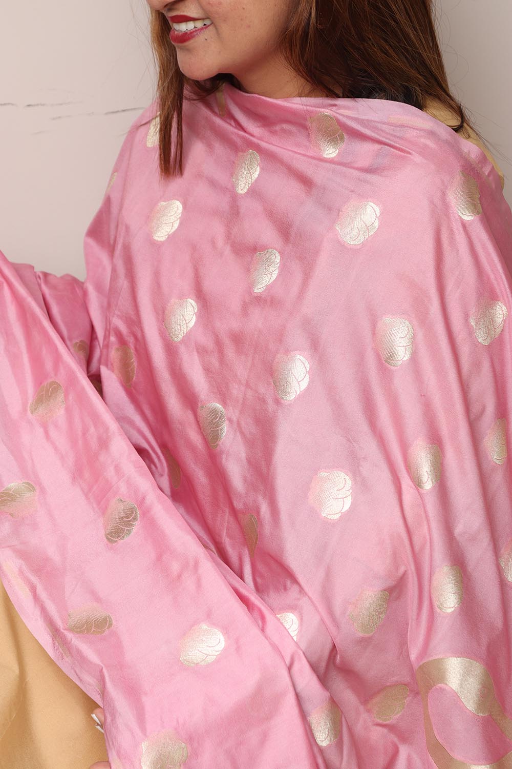 Beautiful Pink Banarasi Silk Bird Design Dupatta - Luxurion World- Crafted Heirlooms