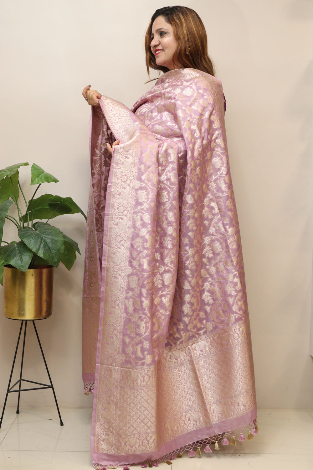 Elegant Lavender Banarasi Silk Dupatta - Luxurion World