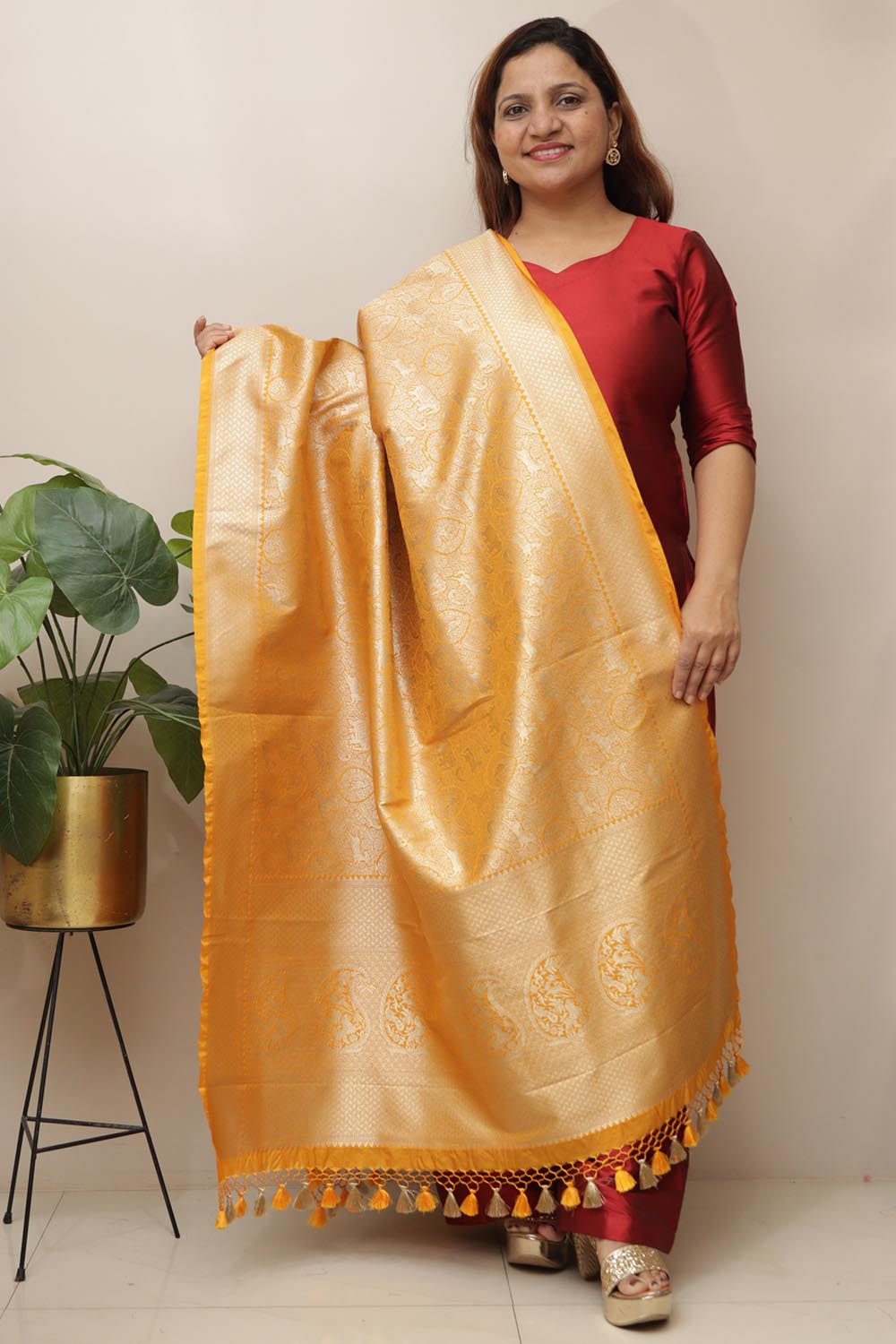 Yellow Banarasi Silk Dupatta with Floral Design - Luxurion World- Crafted Heirlooms
