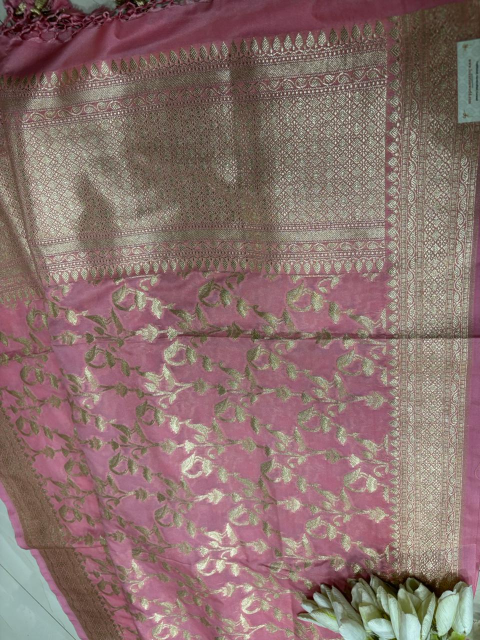 Stunning Pink Banarasi Silk Flower Dupatta - Luxurion World