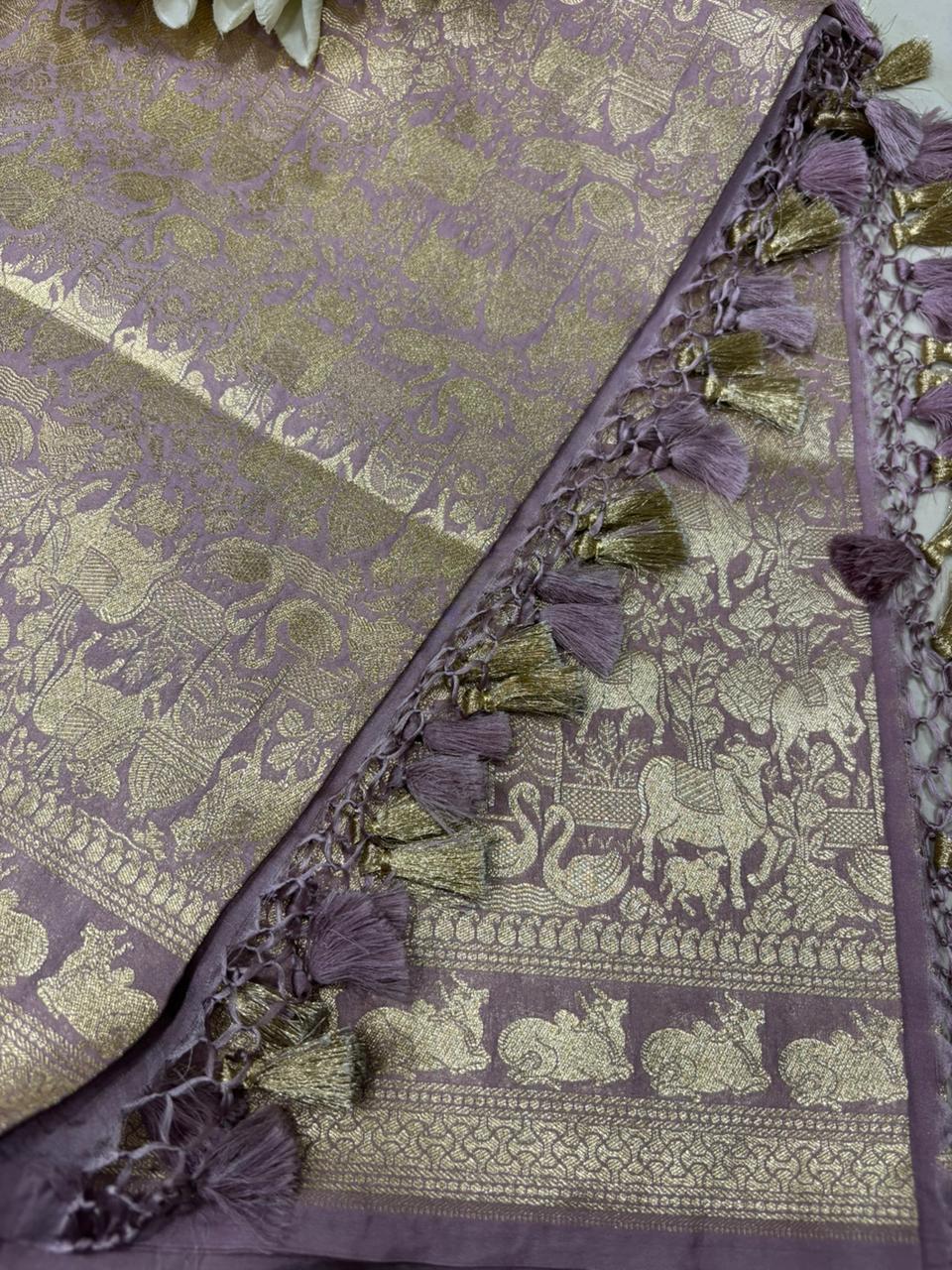 Pastel Purple Banarasi Silk Dupatta with Floral Design - Luxurion World- Crafted Heirlooms