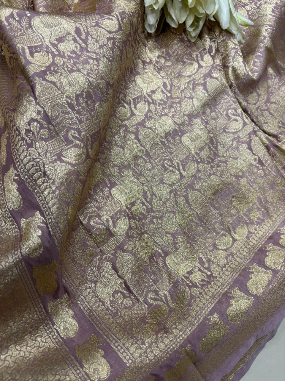 Pastel Purple Banarasi Silk Dupatta with Floral Design - Luxurion World- Crafted Heirlooms