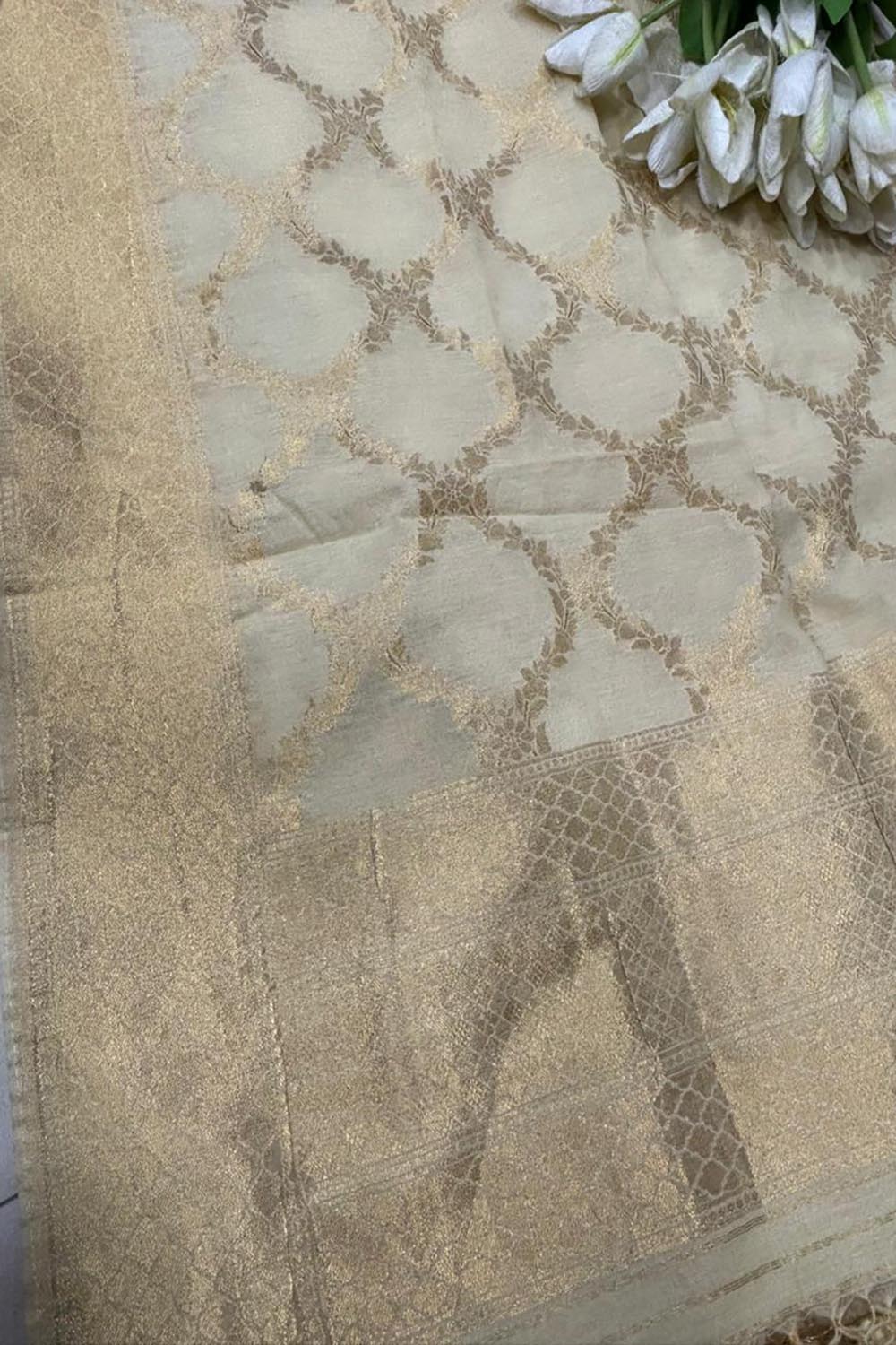 Soft and Elegant Pastel Banarasi Cotton Dupatta - Luxurion World