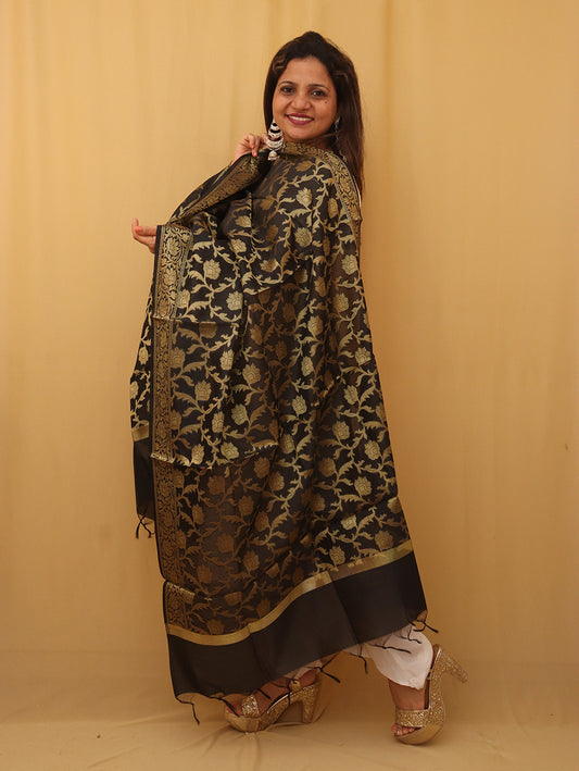 Black Banarasi Silk Dupatta - Luxurion World
