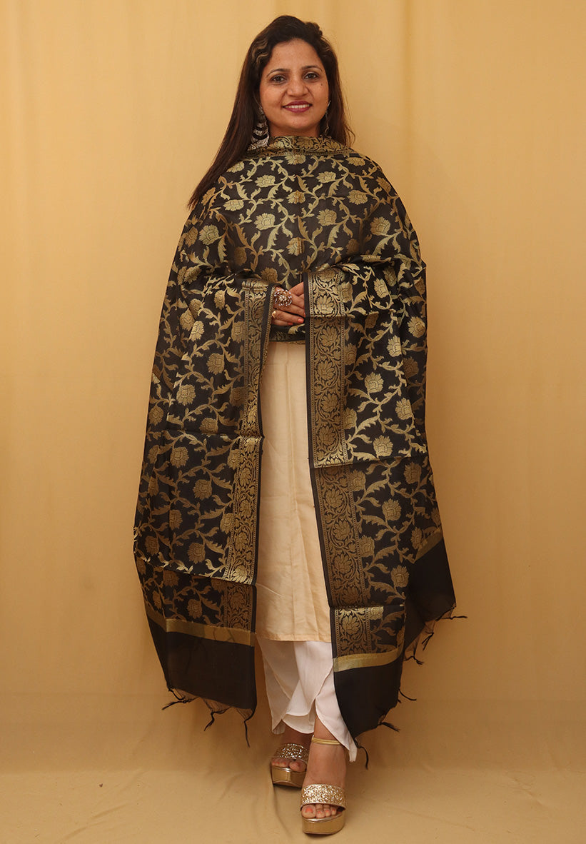 Black Banarasi Silk Dupatta - Luxurion World