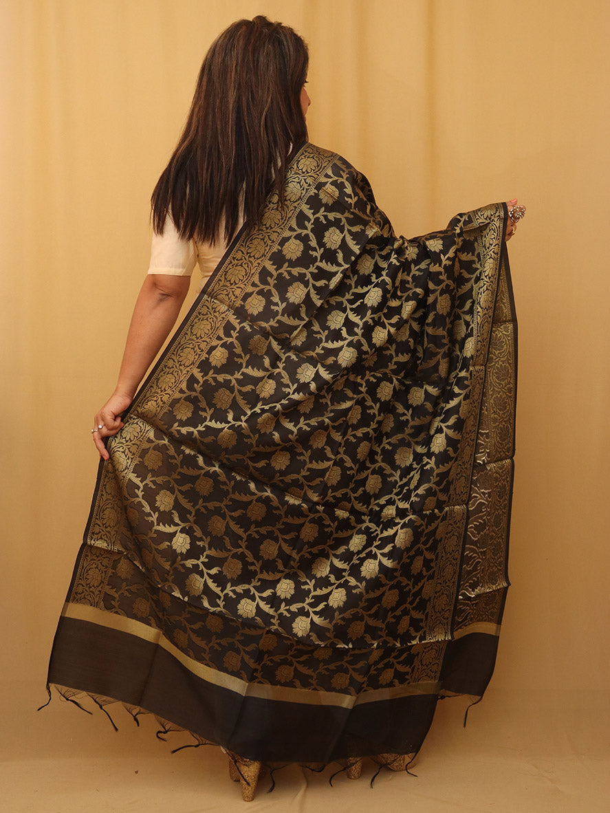 Black Banarasi Silk Dupatta - Luxurion World