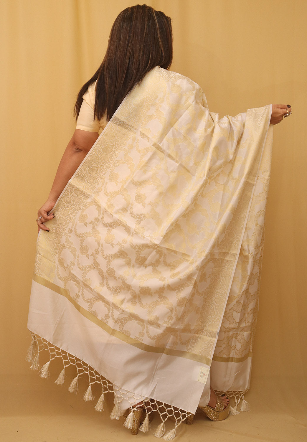 Off White Banarasi Silk Dupatta - Luxurion World