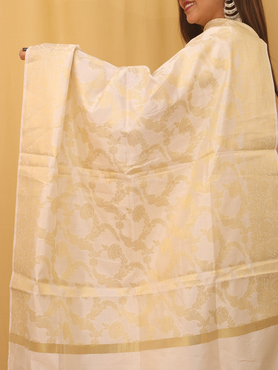 Off White Banarasi Silk Dupatta - Luxurion World