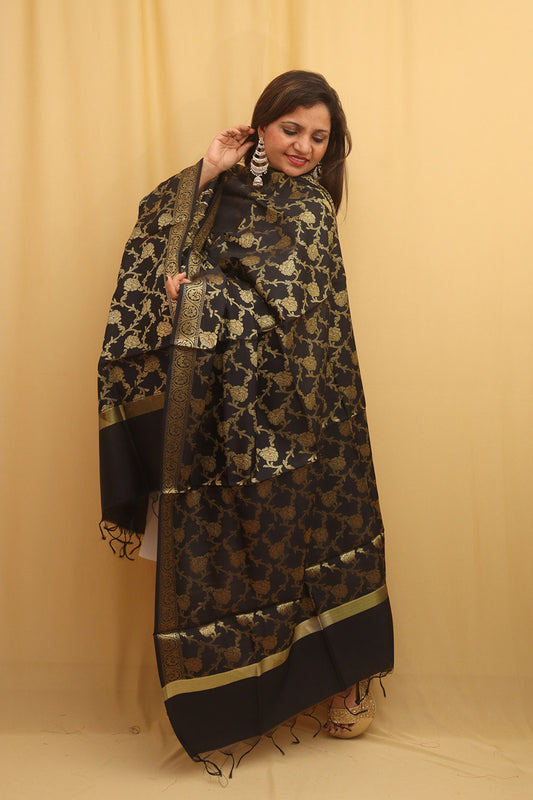 Black Banarasi Silk Dupatta - Luxurion World