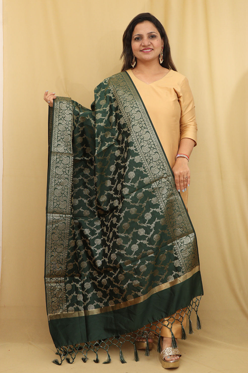 Exquisite Green Banarasi Silk Dupatta - Opulent Elegance - Luxurion World