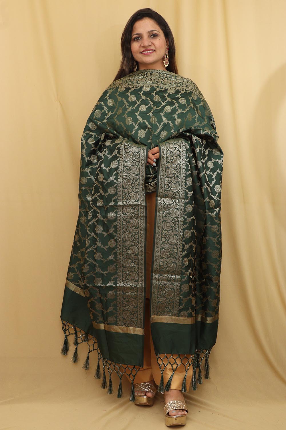 Exquisite Green Banarasi Silk Dupatta - Opulent Elegance - Luxurion World