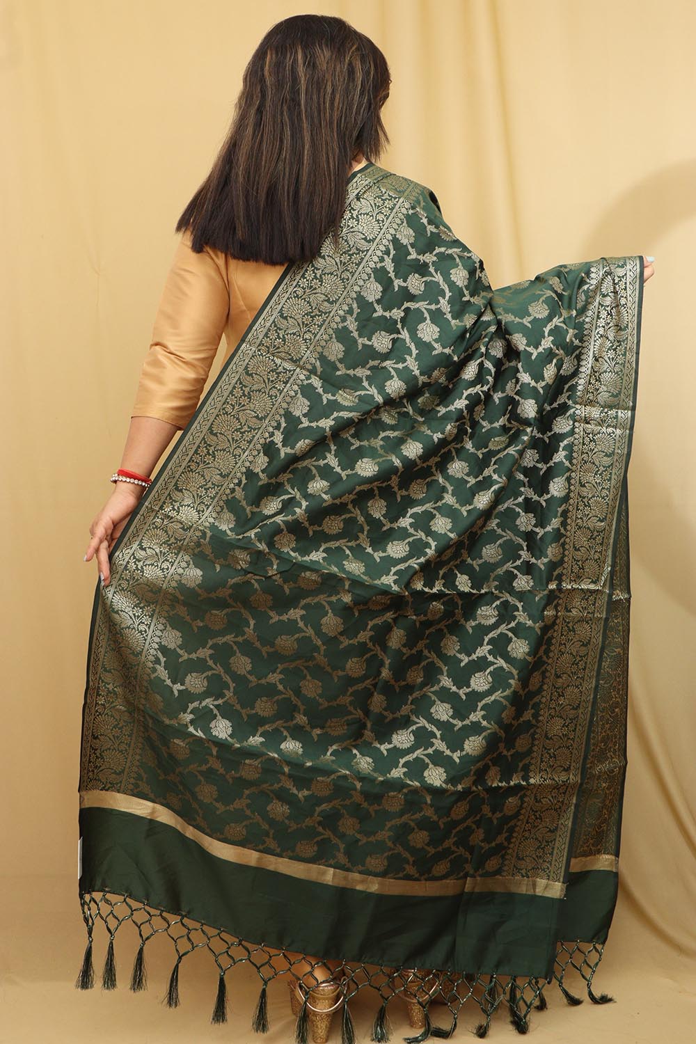 Exquisite Green Banarasi Silk Dupatta - Opulent Elegance - Luxurion World