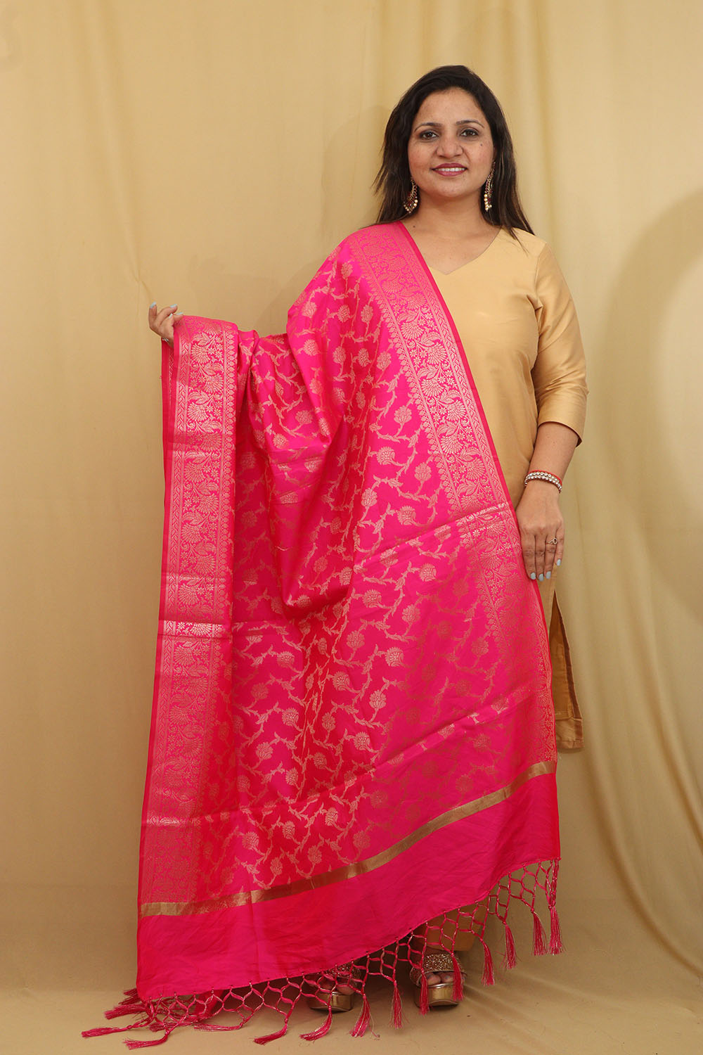 Graceful Pink Banarasi Silk Dupatta - Perfect for Any Occasion - Luxurion World