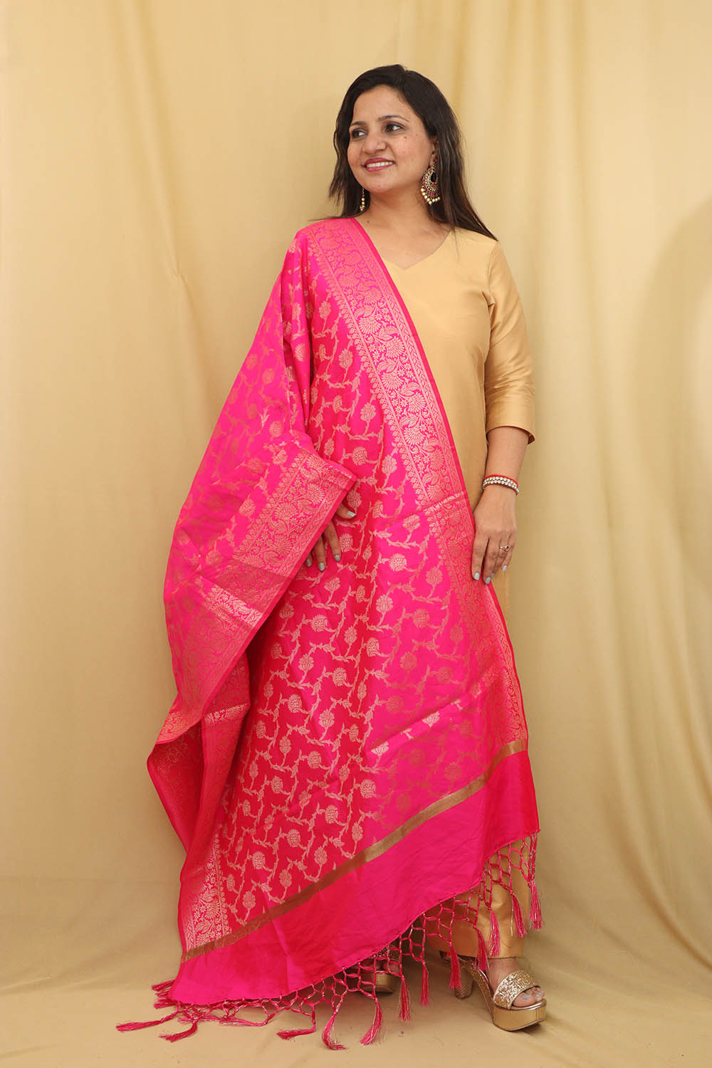 Graceful Pink Banarasi Silk Dupatta - Perfect for Any Occasion - Luxurion World