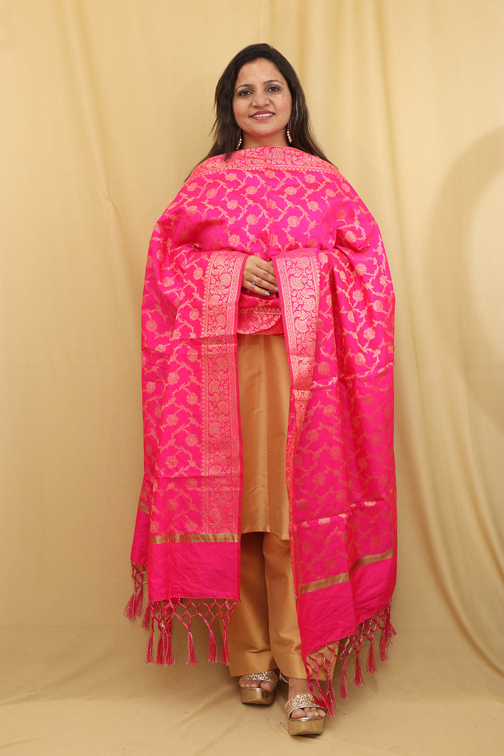Graceful Pink Banarasi Silk Dupatta - Perfect for Any Occasion - Luxurion World