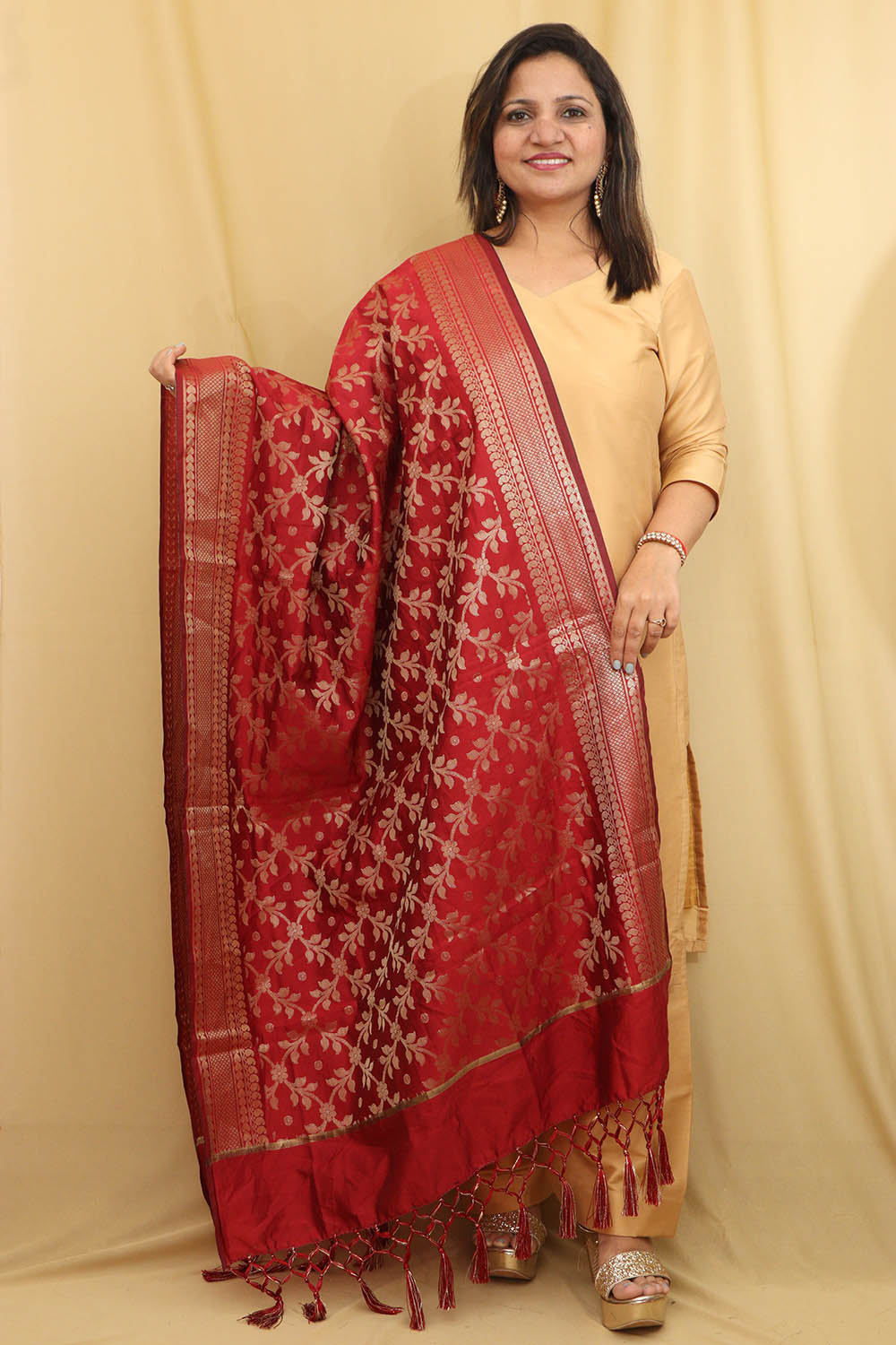 Exquisite Maroon Banarasi Silk Dupatta - Elegant and Timeless - Luxurion World