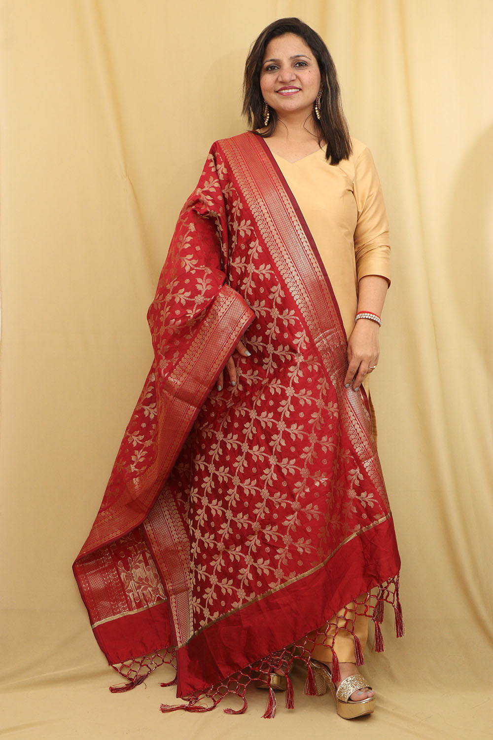 Exquisite Maroon Banarasi Silk Dupatta - Elegant and Timeless - Luxurion World