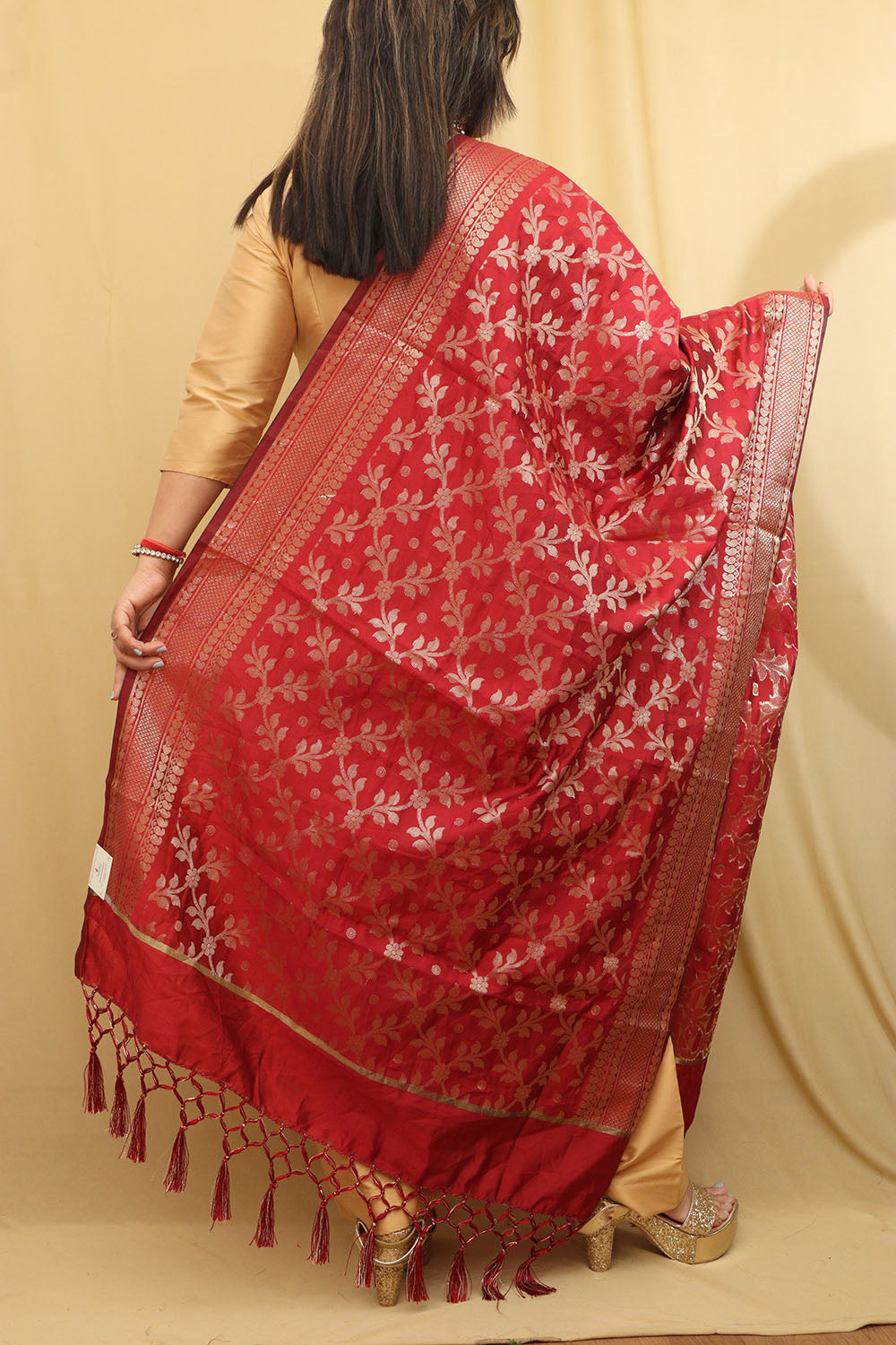 Exquisite Maroon Banarasi Silk Dupatta - Elegant and Timeless - Luxurion World