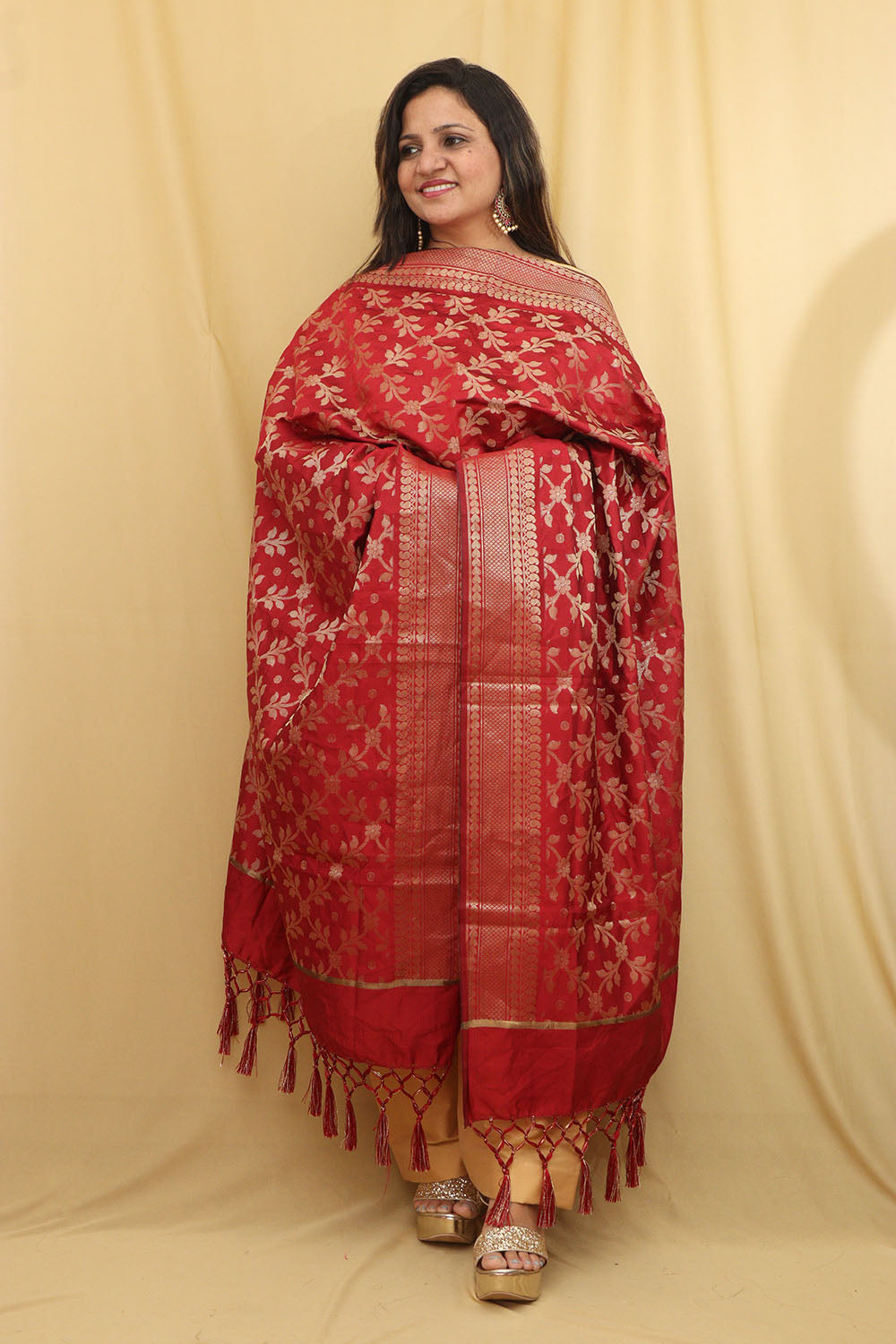 Exquisite Maroon Banarasi Silk Dupatta - Elegant and Timeless - Luxurion World