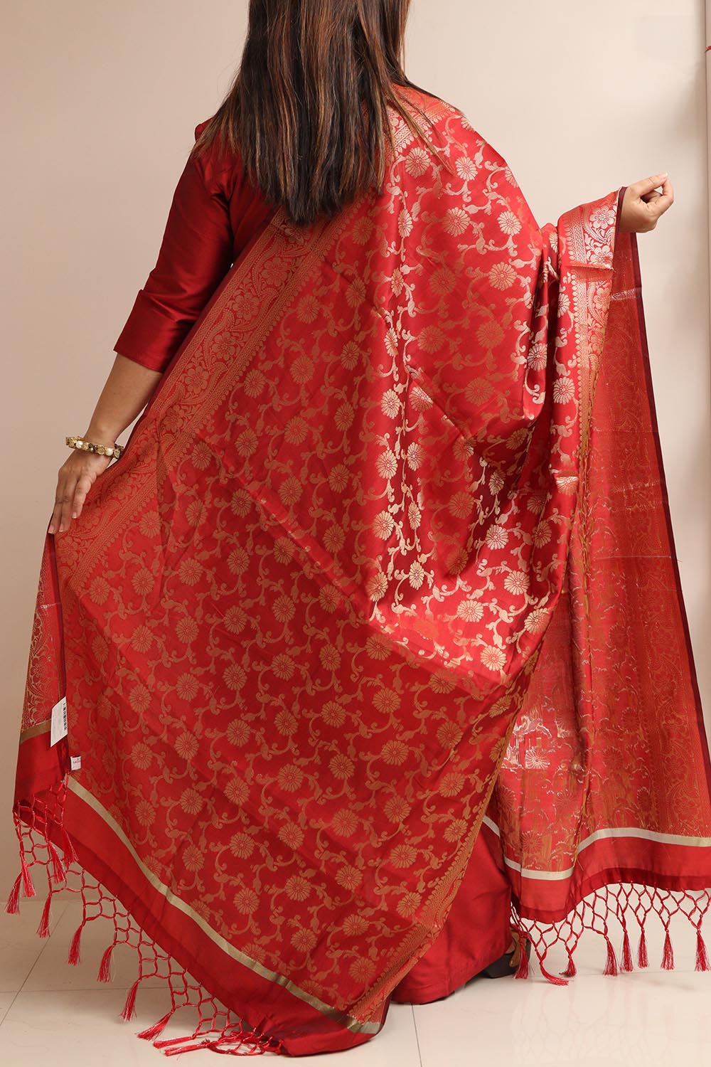 Elegant Maroon Banarasi Silk Dupatta - Luxurion World
