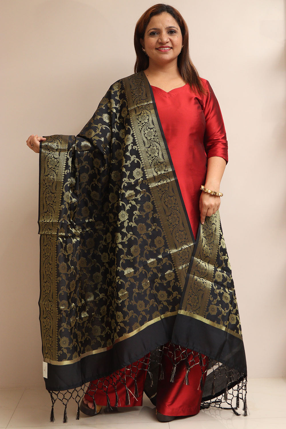 Elegant Black Banarasi Silk Dupatta - Luxurion World