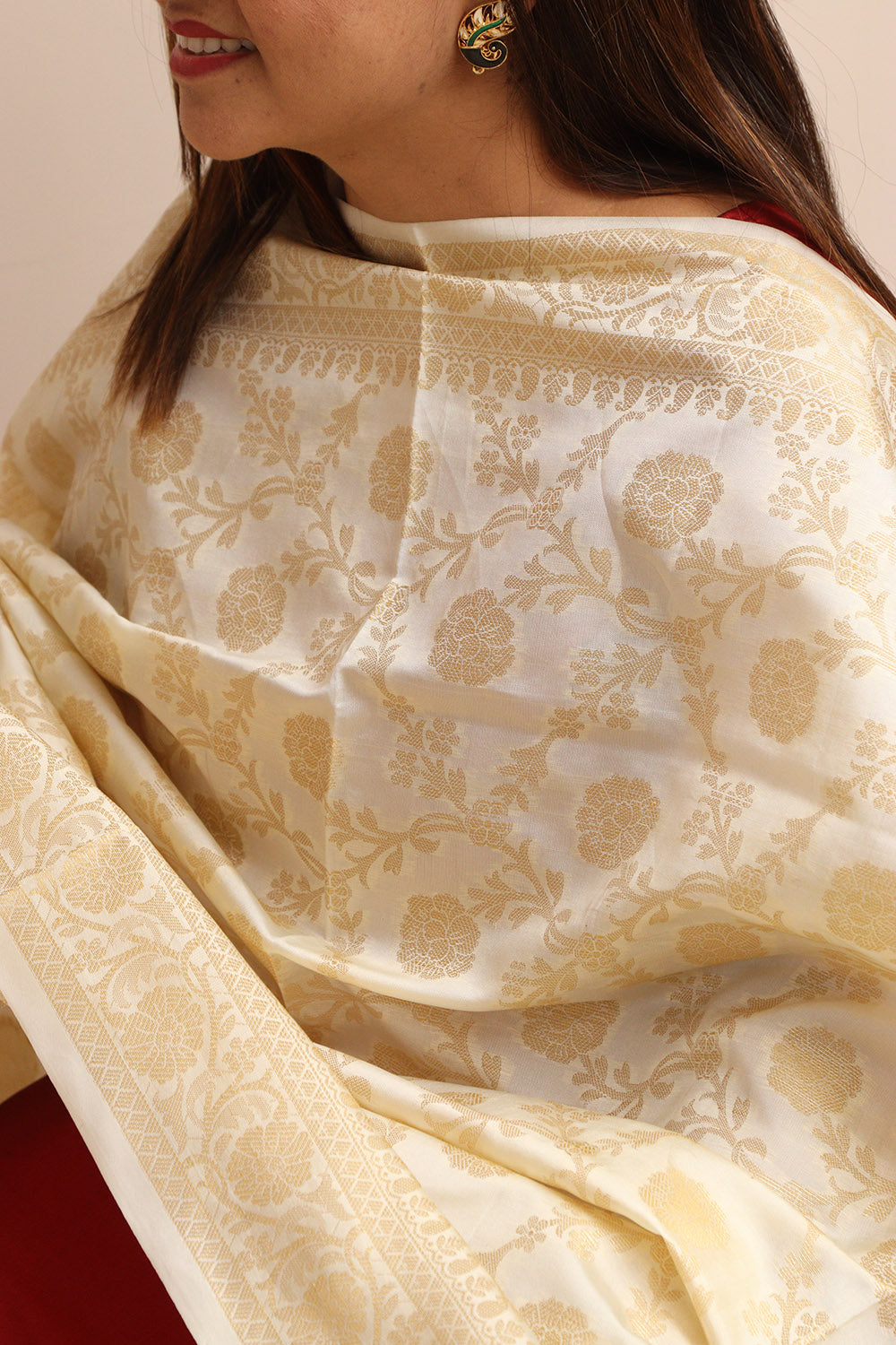 Elegant Off White Banarasi Silk Dupatta - Luxurion World