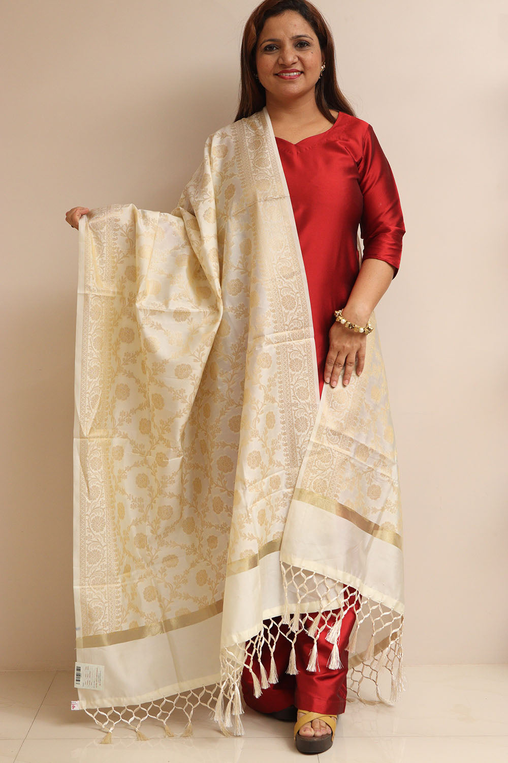 Elegant Off White Banarasi Silk Dupatta - Luxurion World