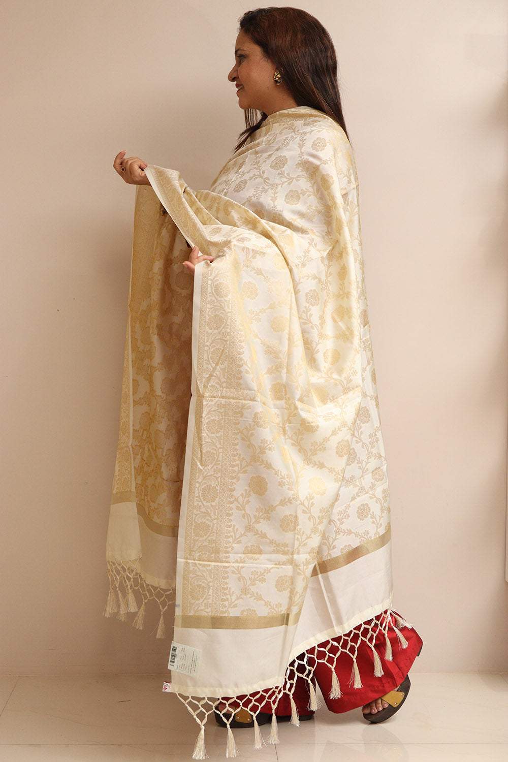 Elegant Off White Banarasi Silk Dupatta - Luxurion World