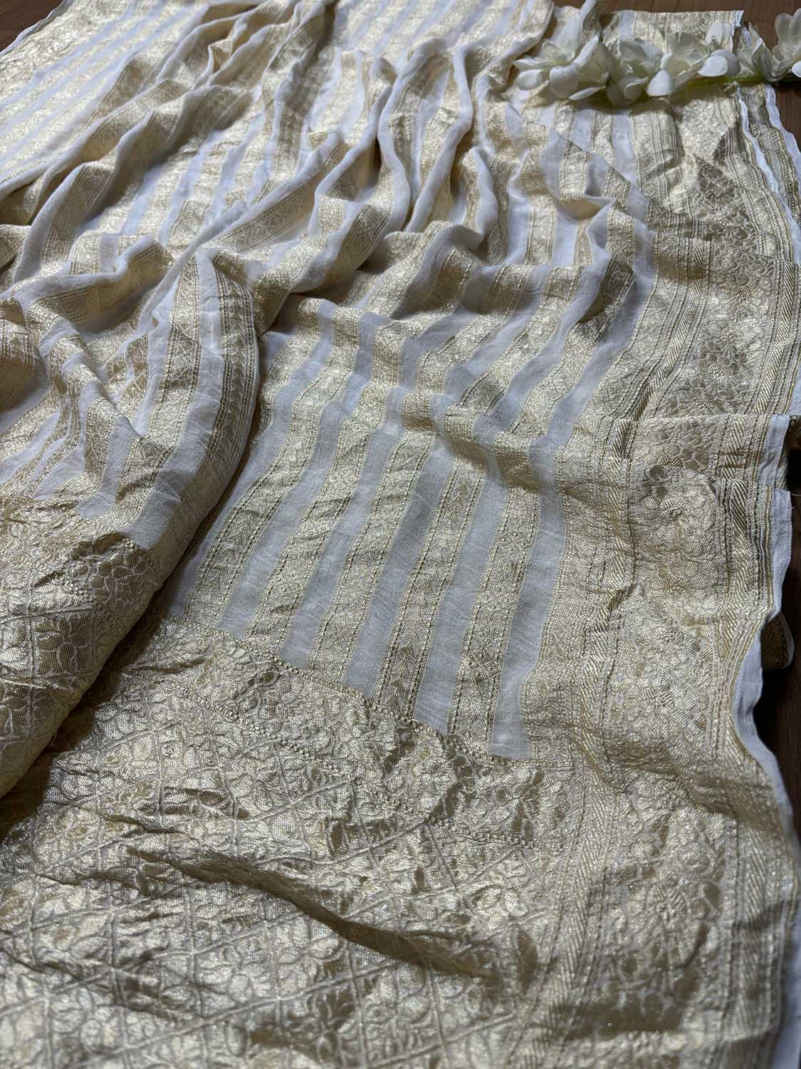 Dyeable Banarasi Handloom Pure Georgette Stripes Design Dupatta - Luxurion World