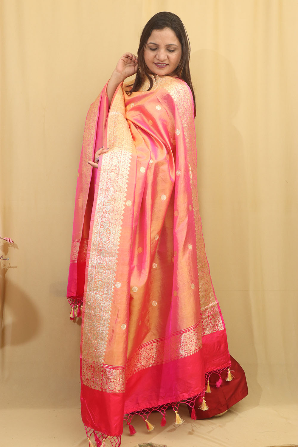 Vibrant Pink & Orange Shot Handloom Banarasi Pure Katan Silk Dupatta - Luxurion World