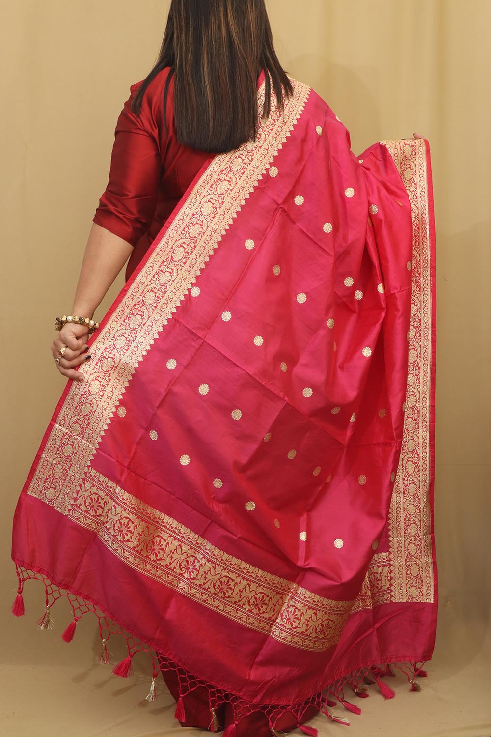 Vibrant Pink Handloom Banarasi Pure Katan Silk Dupatta - Luxurion World