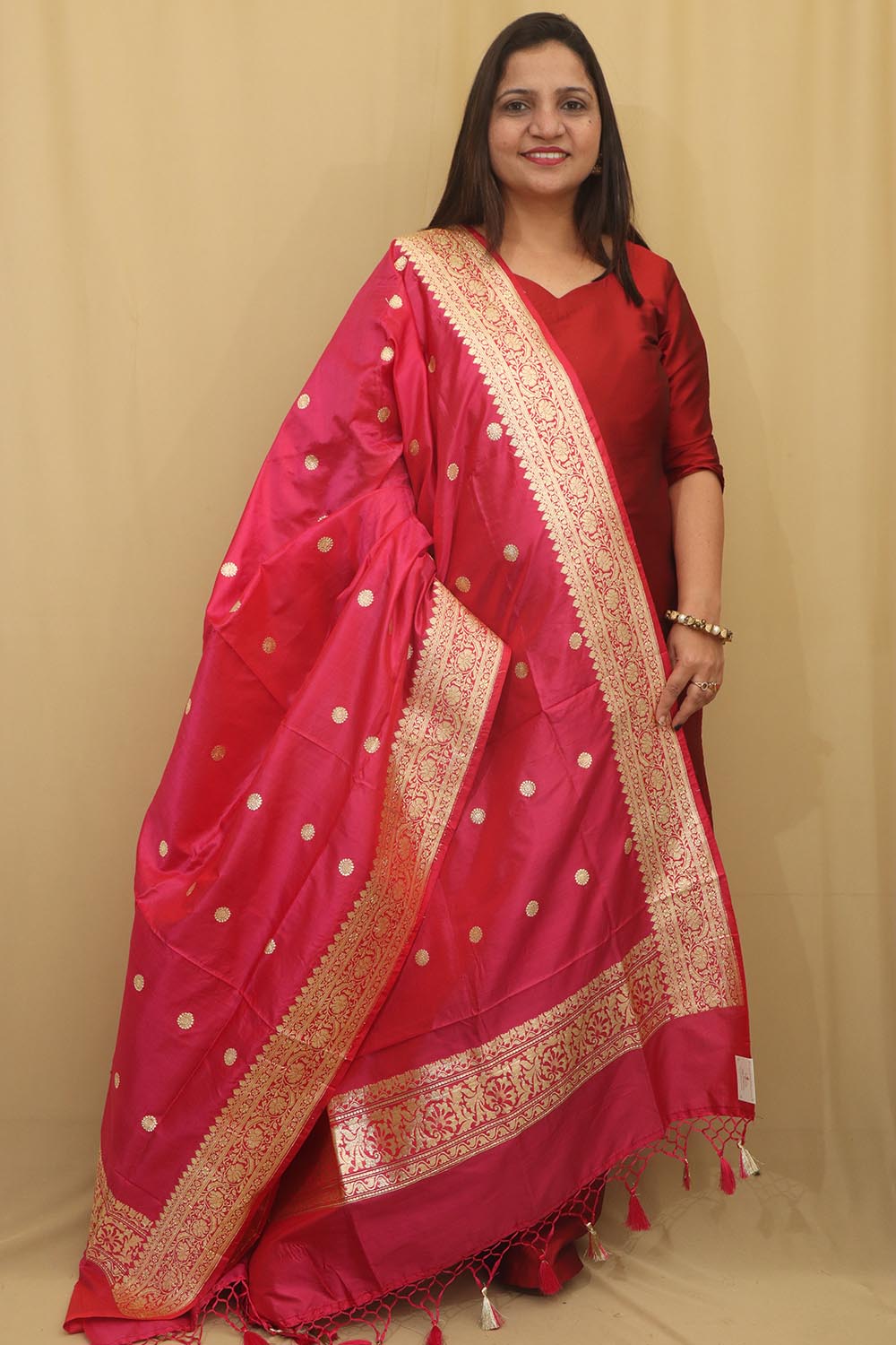 Vibrant Pink Handloom Banarasi Pure Katan Silk Dupatta - Luxurion World