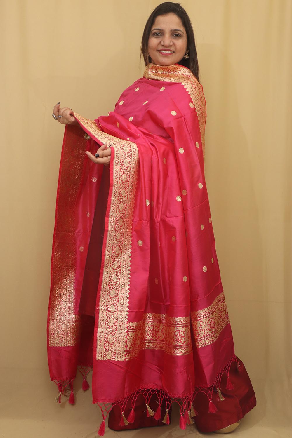 Vibrant Pink Handloom Banarasi Pure Katan Silk Dupatta - Luxurion World