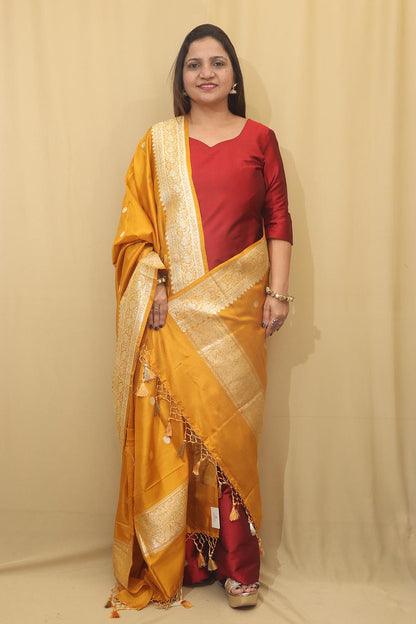 Elegant  Yellow Handloom Banarasi Pure Katan Silk Dupatta - Luxurion World