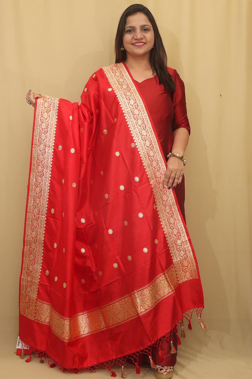 Elegant  Red Handloom Banarasi Pure Katan Silk Dupatta - Luxurion World