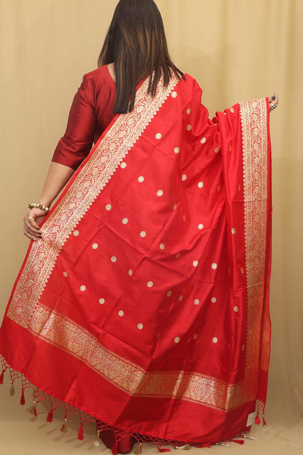 Elegant  Red Handloom Banarasi Pure Katan Silk Dupatta - Luxurion World