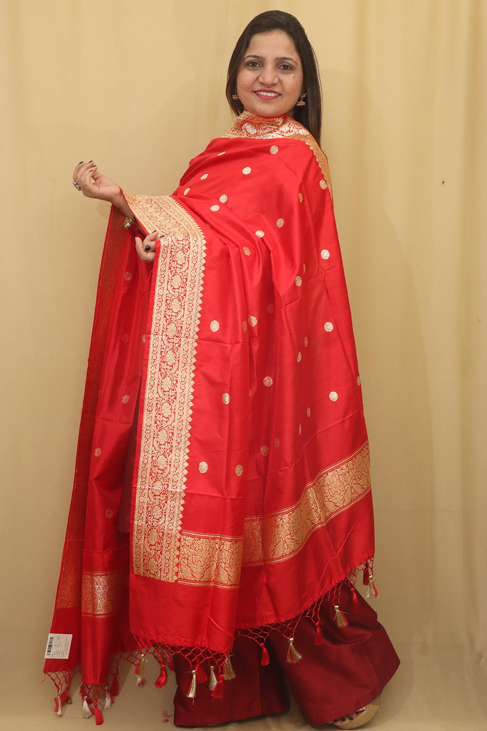 Elegant  Red Handloom Banarasi Pure Katan Silk Dupatta - Luxurion World