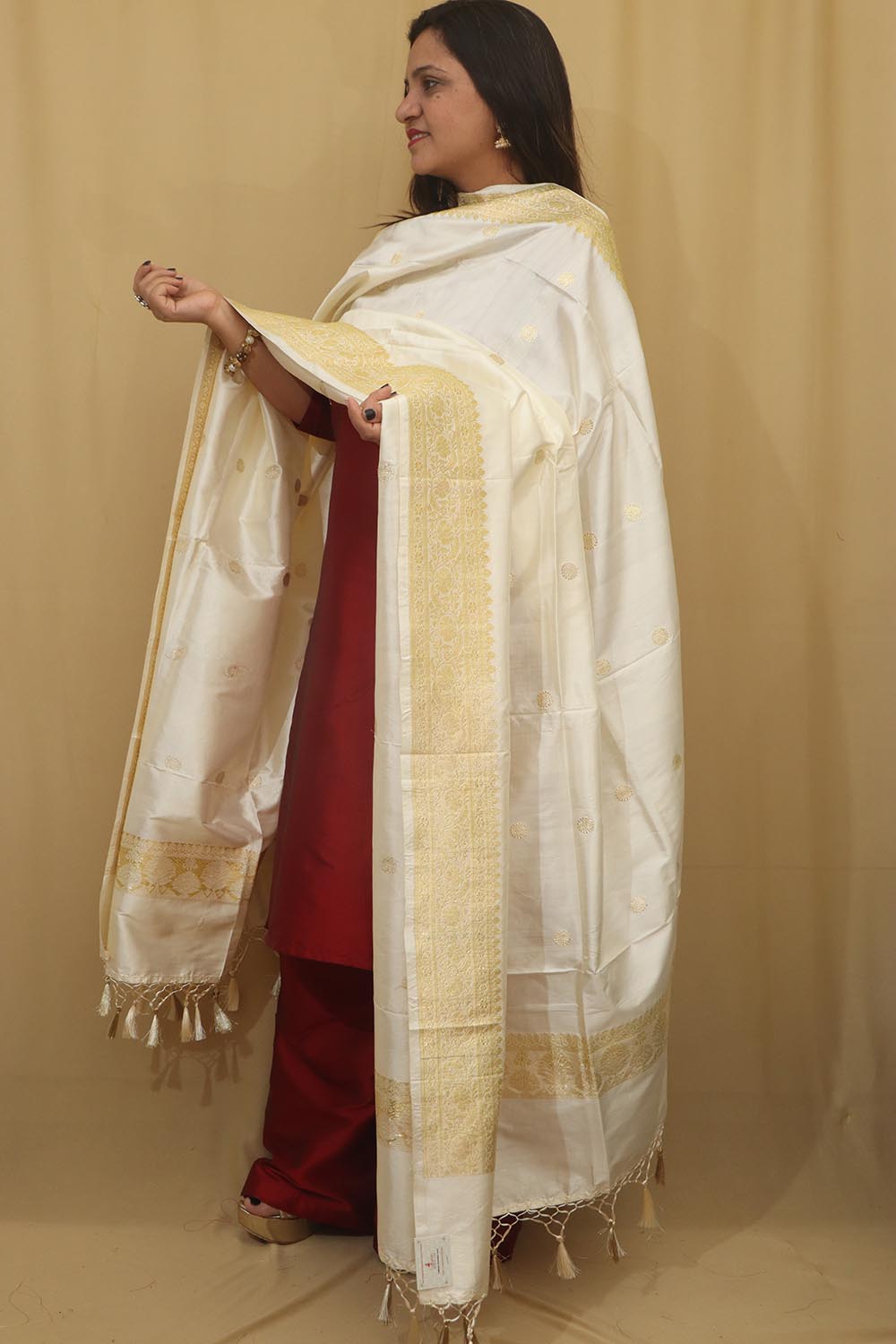 Elegant White Handloom Banarasi Pure Katan Silk Dupatta - Luxurion World