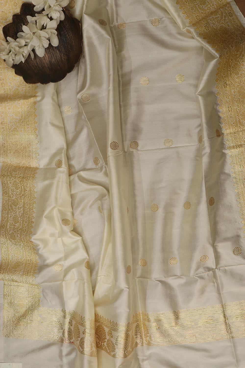 Elegant White Handloom Banarasi Pure Katan Silk Dupatta - Luxurion World