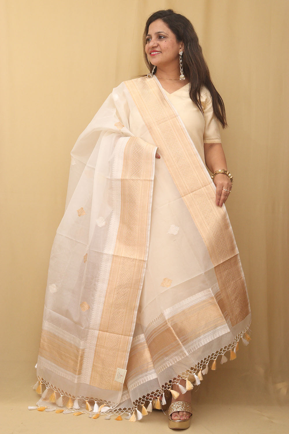 White Handloom Banarasi Pure Kora Silk Dupatta