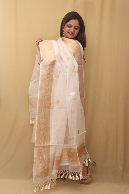 White Handloom Banarasi Pure Kora Silk Dupatta - Luxurion World