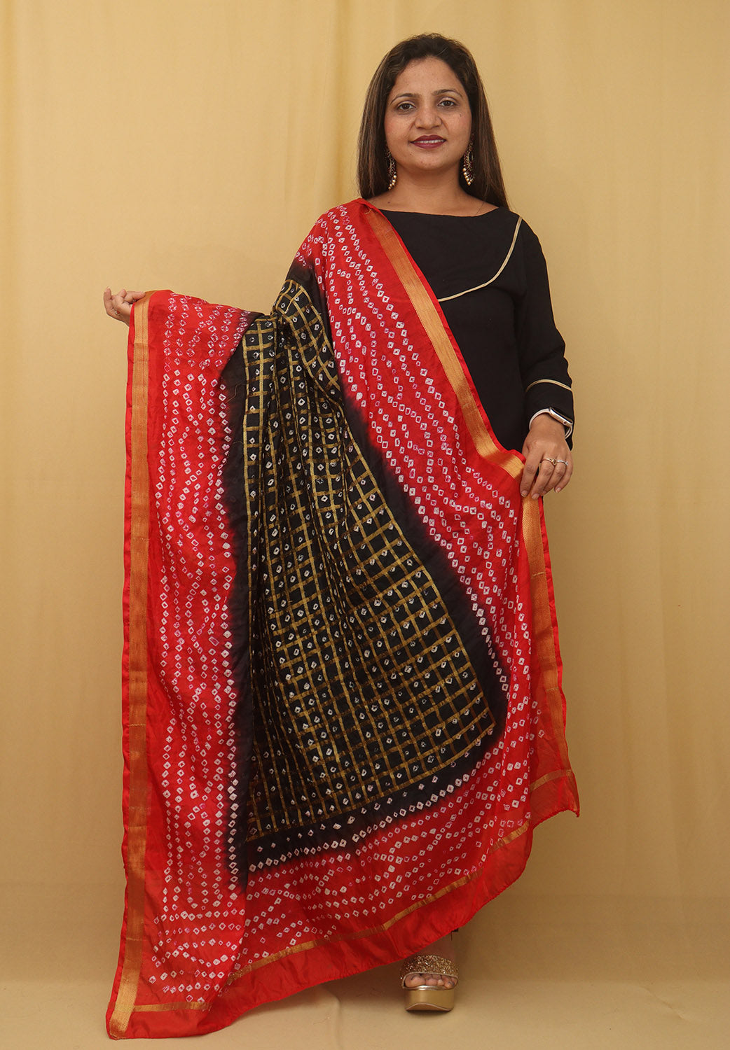 Stylish Red And Black Bandhani Silk Dupatta - Perfect Accessory for Any Outfit - Luxurion World
