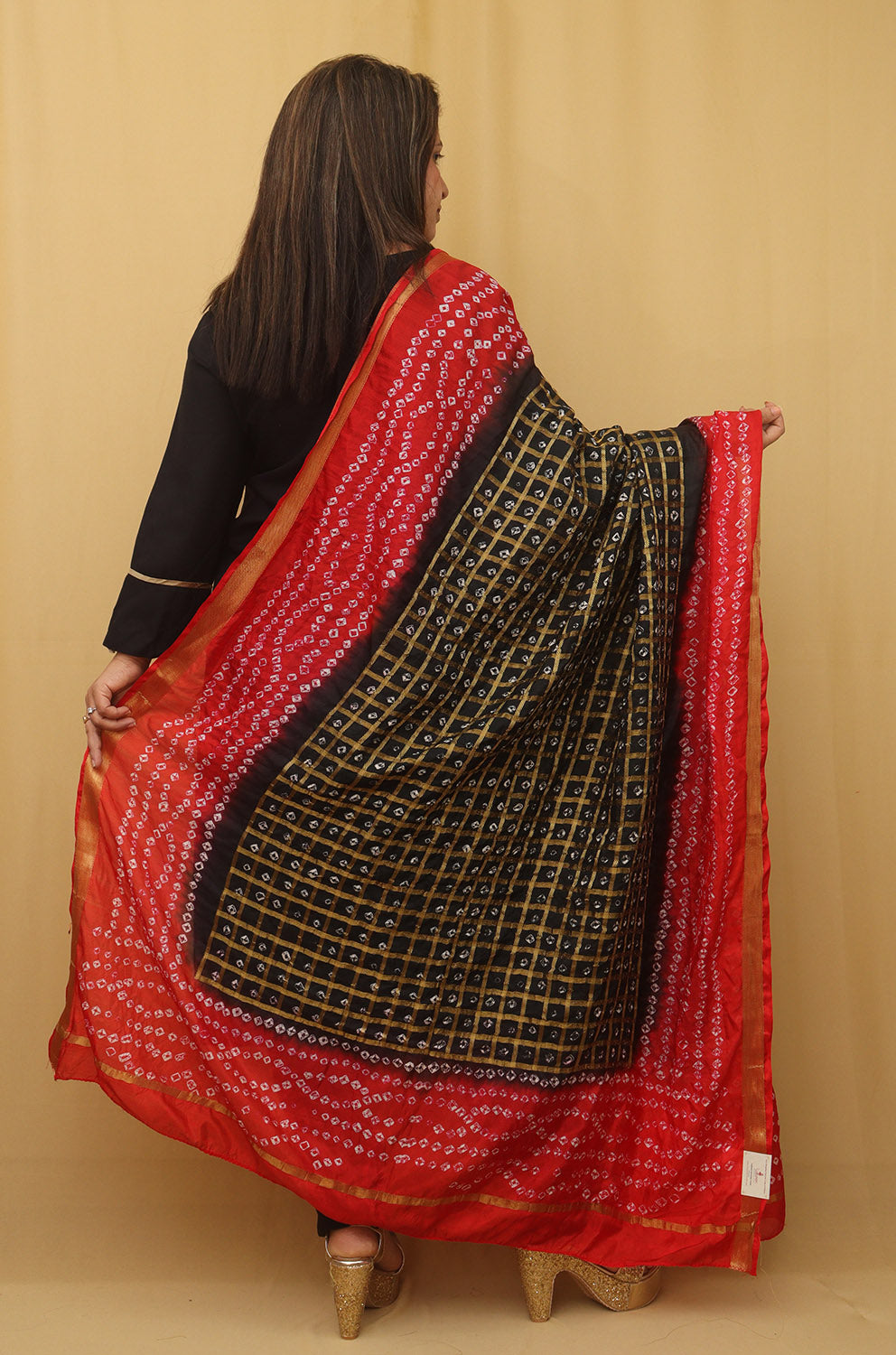 Stylish Red And Black Bandhani Silk Dupatta - Perfect Accessory for Any Outfit - Luxurion World