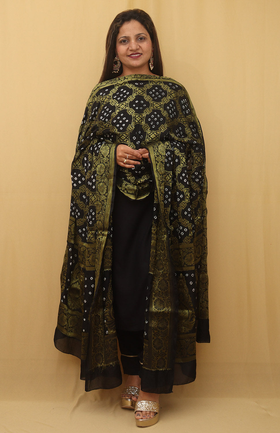 Stylish Black Bandhani Silk Dupatta for Elegant Attire